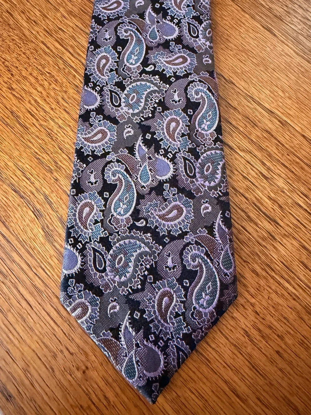 Classic Vintage Paisley Black and Purple Men's silk Tie